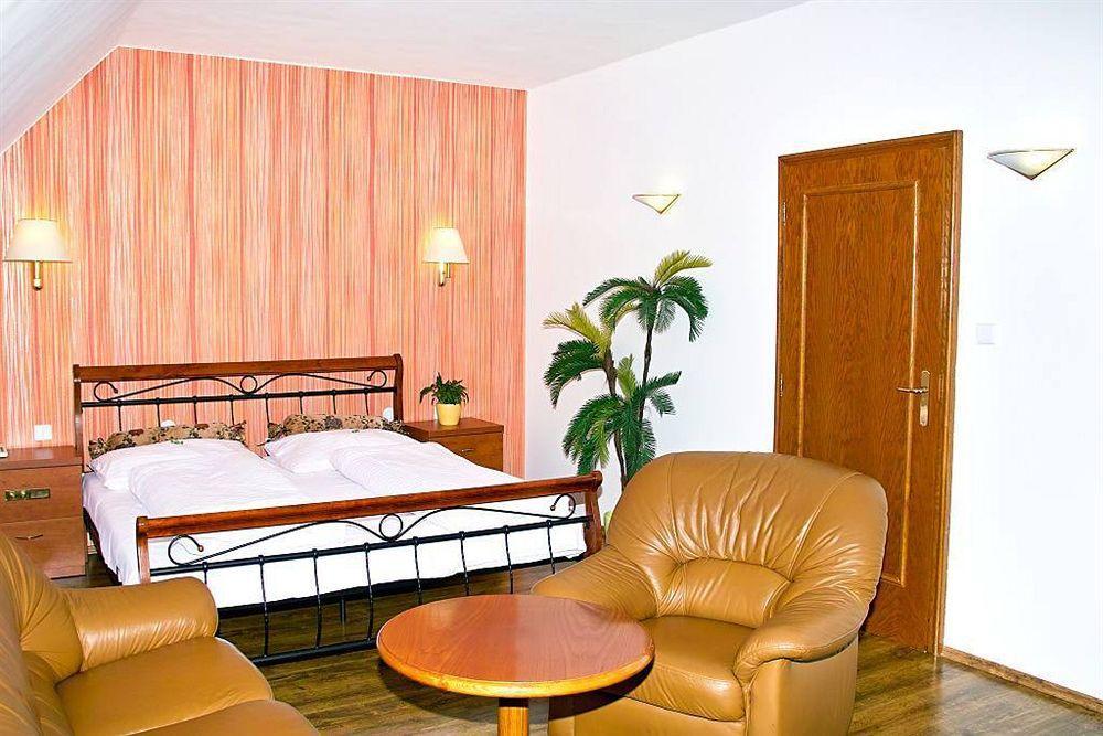 Hotel Radnice Liberec Bagian luar foto